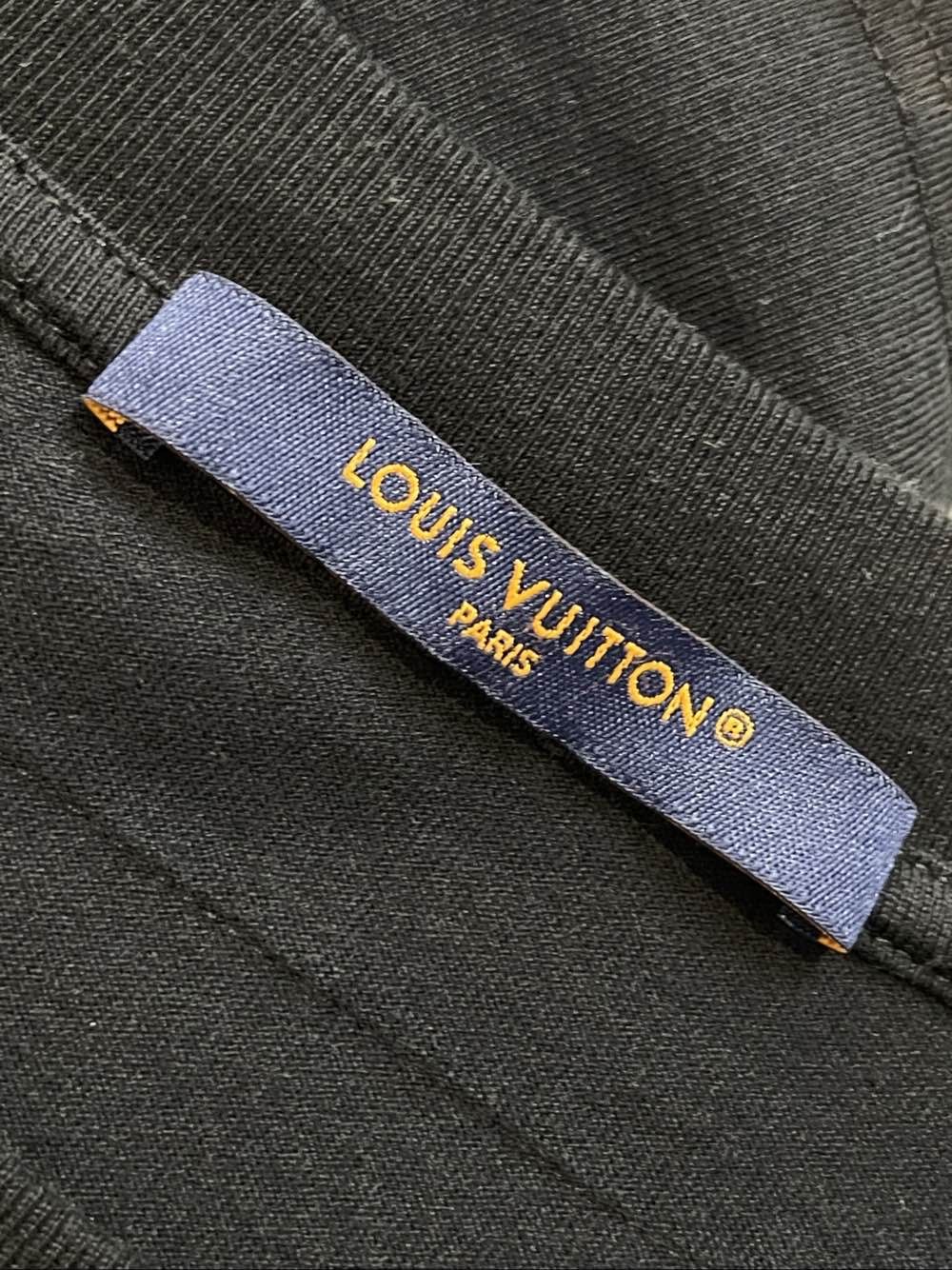 Louis Vuitton Louis Vuitton Beaded Logo T-Shirt Size L Size US L / EU 52-54 / 3 - 3 Thumbnail