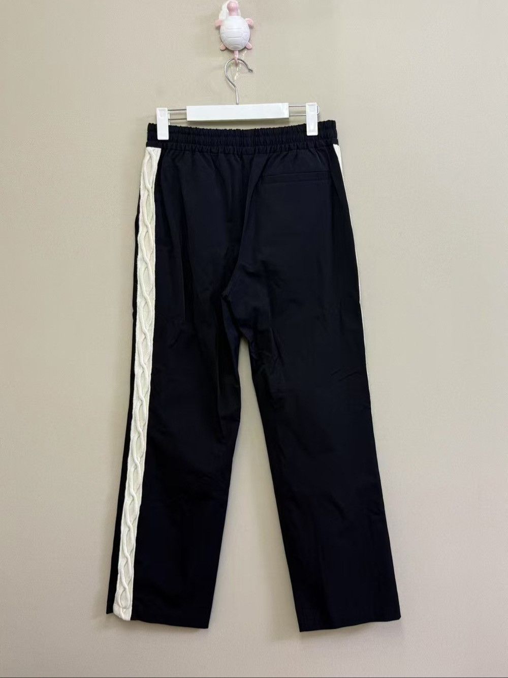 Louis Vuitton Louis Vuitton Flower Logo Joggers Size 48 Size US 32 / EU 48 - 2 Thumbnail