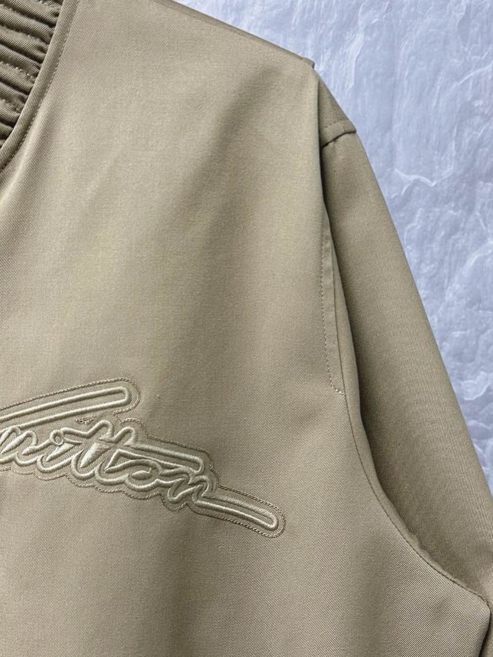 Louis Vuitton Louis Vuitton Embroidered Logo Bomber Jacket Size 50 Size US M / EU 48-50 / 2 - 11 Thumbnail