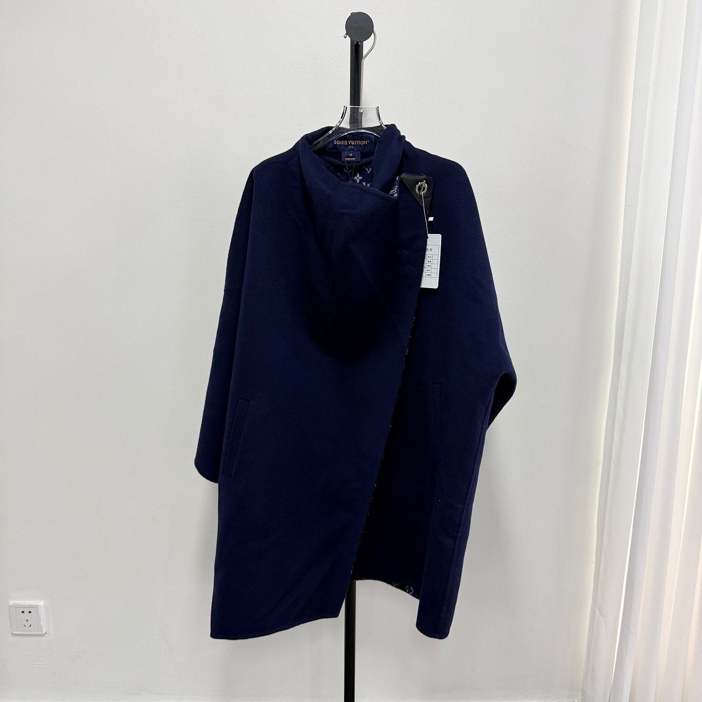 Louis Vuitton Louis Vuitton Monogram Lining Coat Size 34 Size XXS / US 00 / IT 34 - 6 Thumbnail