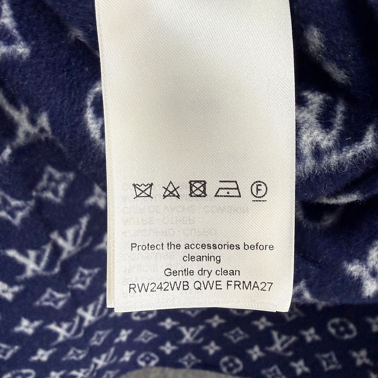 Louis Vuitton Louis Vuitton Monogram Lining Coat Size 34 Size XXS / US 00 / IT 34 - 4 Thumbnail