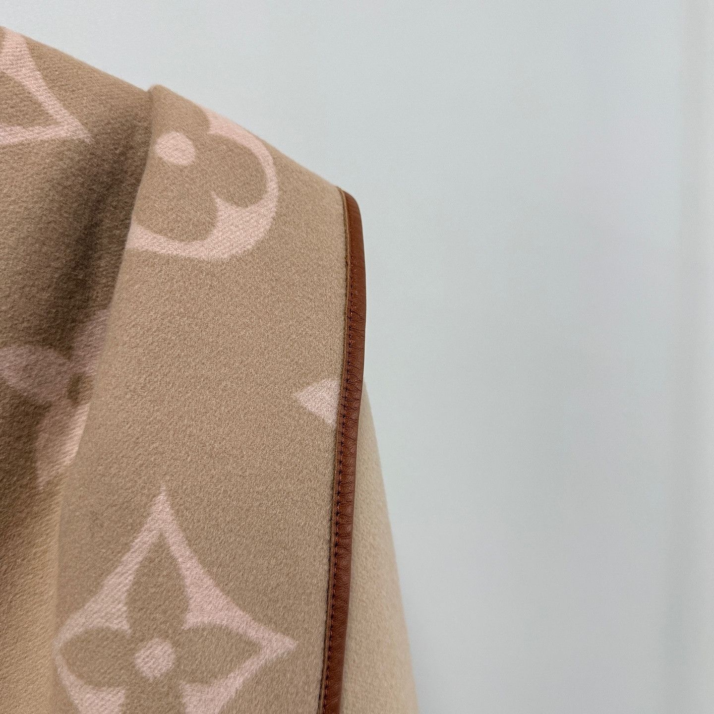 Louis Vuitton Louis Vuitton Monogram Hooded Coat Size 32 Size XXS / US 00 / IT 34 - 6 Thumbnail
