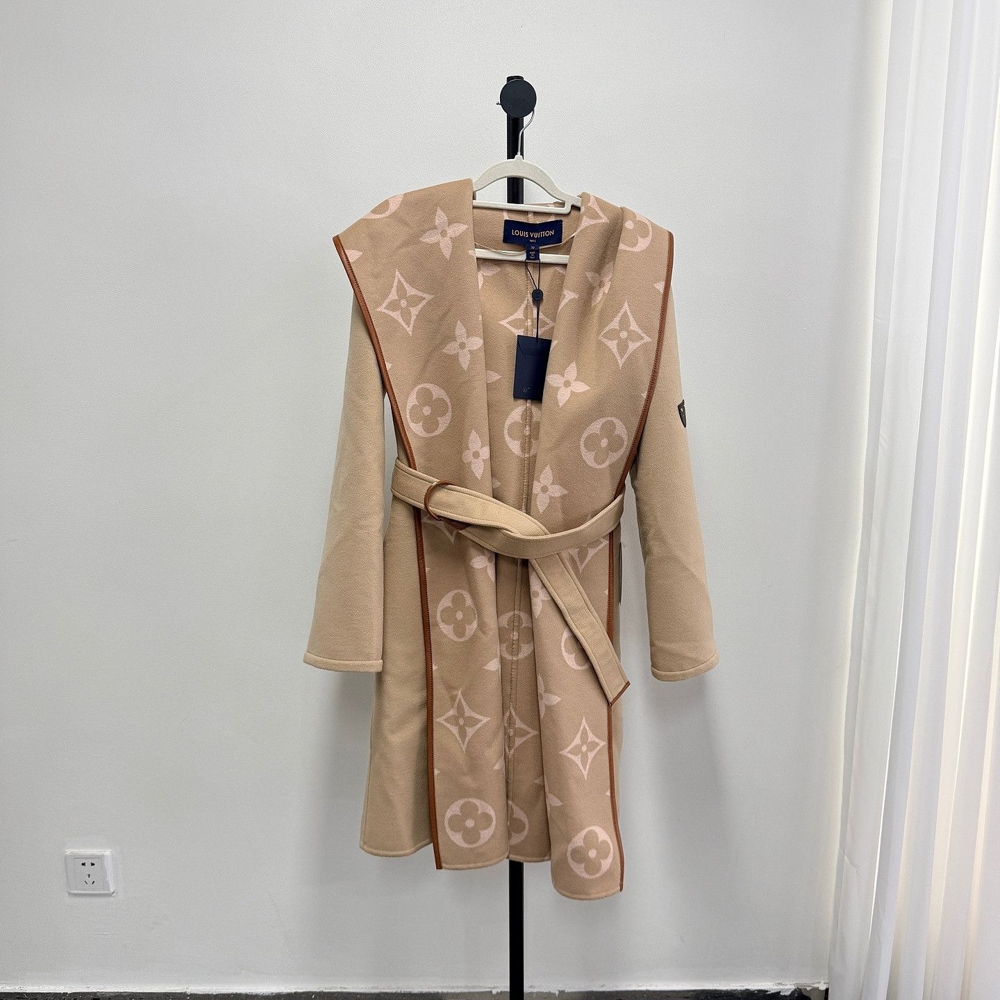 Louis Vuitton Louis Vuitton Monogram Hooded Coat Size 32 Size XXS / US 00 / IT 34 - 9 Thumbnail