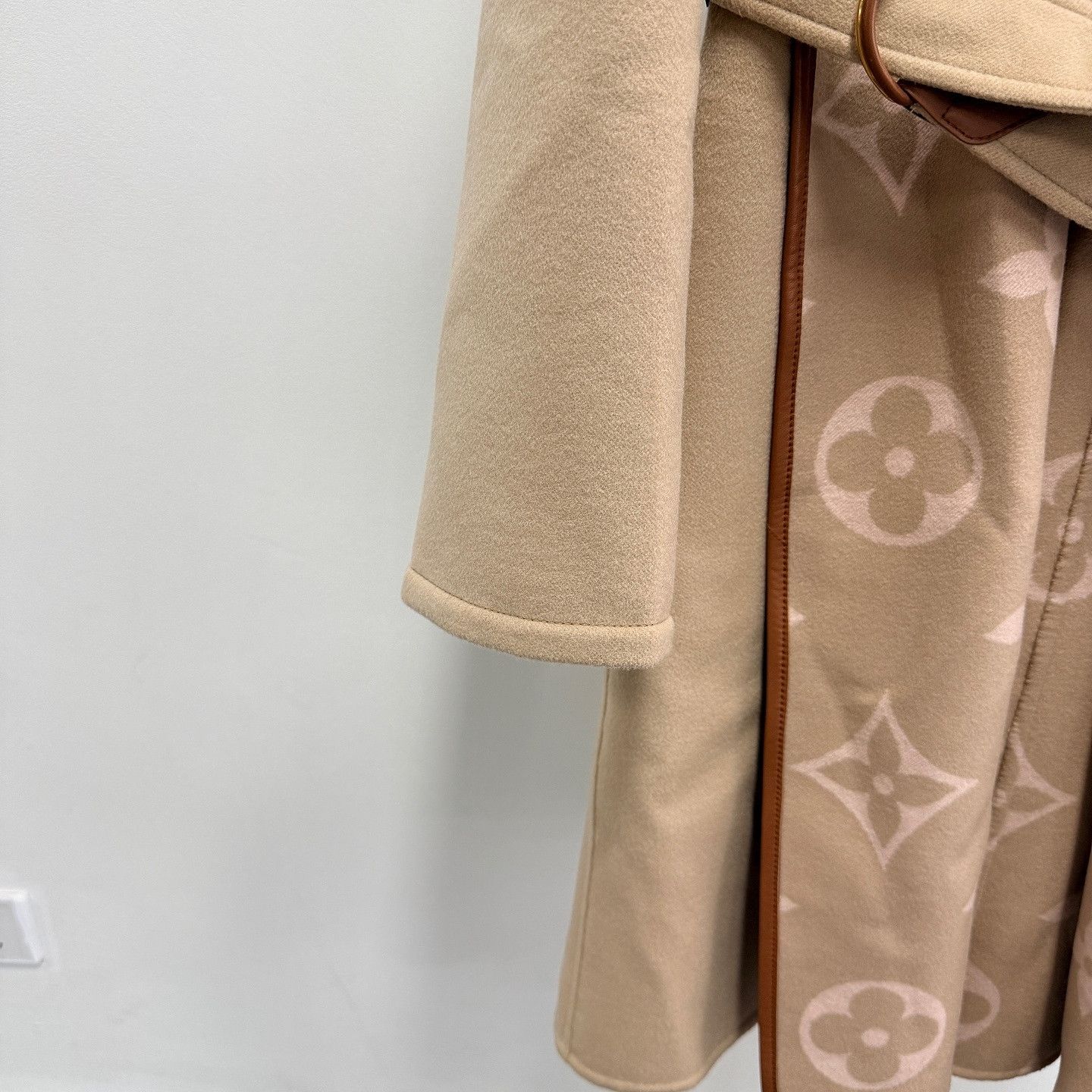 Louis Vuitton Louis Vuitton Monogram Hooded Coat Size 32 Size XXS / US 00 / IT 34 - 7 Thumbnail