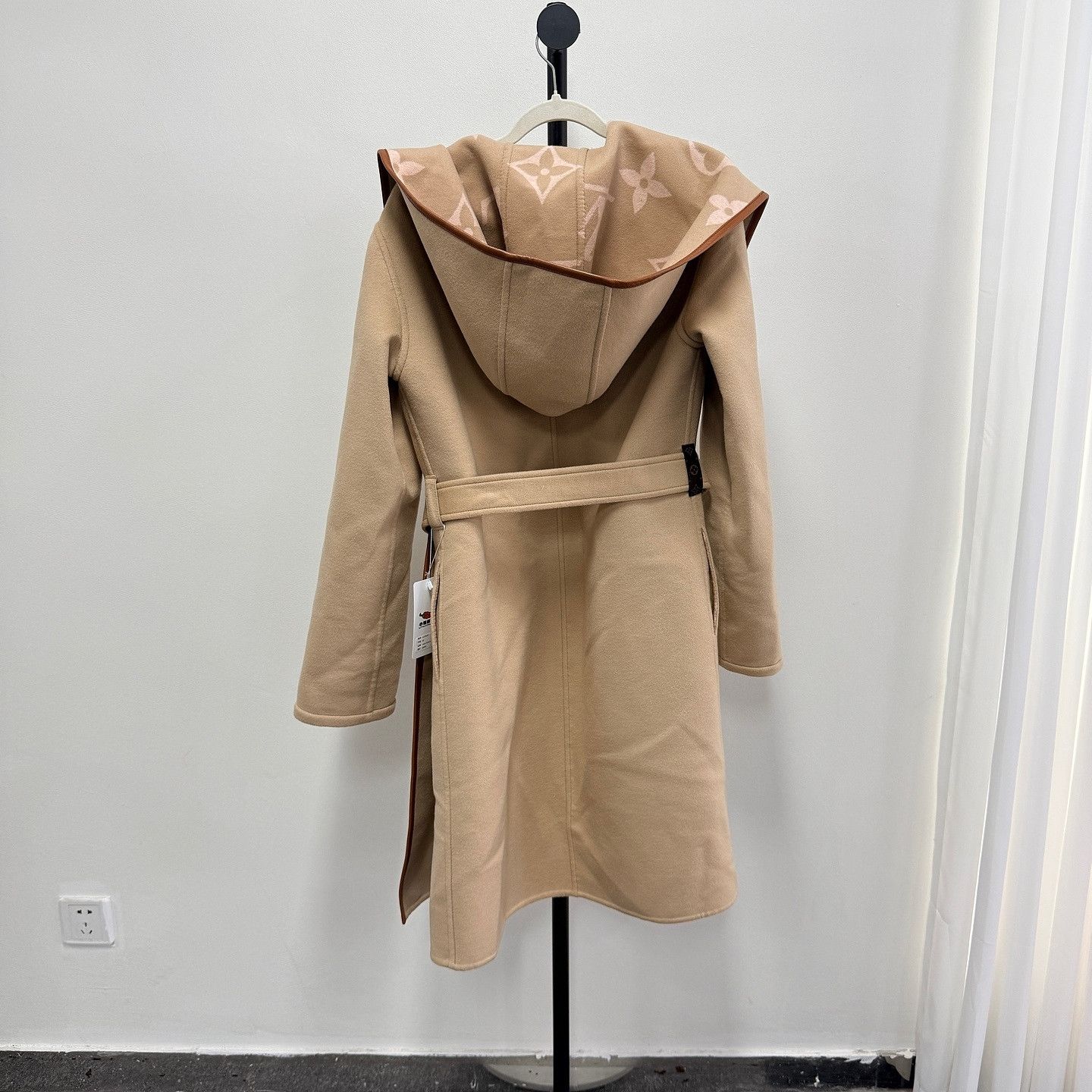 Louis Vuitton Louis Vuitton Monogram Hooded Coat Size 32 Size XXS / US 00 / IT 34 - 2 Thumbnail