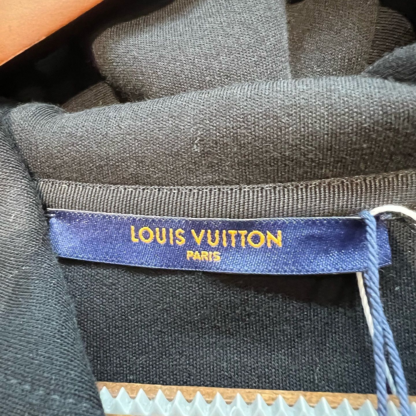 Louis Vuitton Louis Vuitton Full Zip Hooded Sweatshirt Black Size L Size US L / EU 52-54 / 3 - 3 Thumbnail