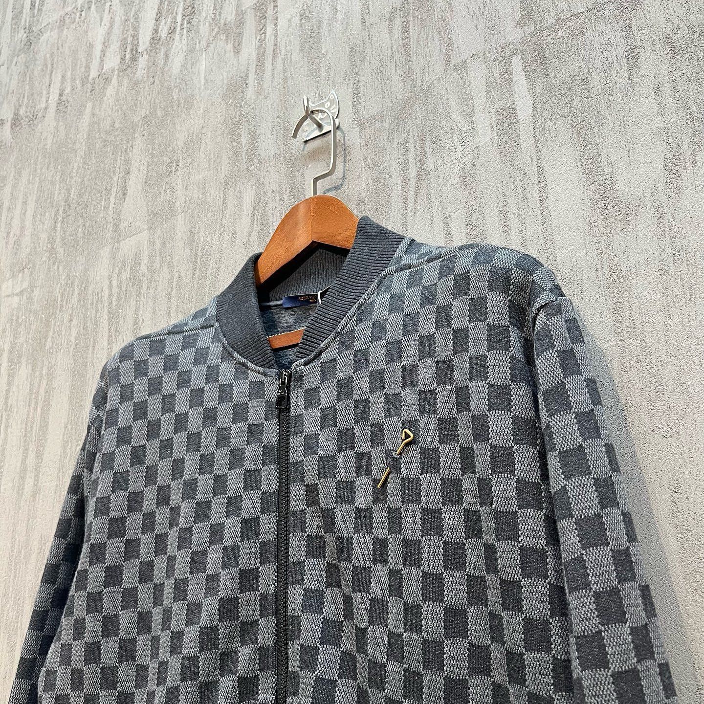 Louis Vuitton Louis Vuitton Damier Bomber Jacket Size M Size US M / EU 48-50 / 2 - 7 Thumbnail