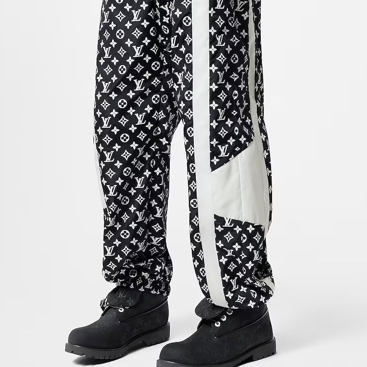 Louis Vuitton Louis Vuitton Monogram Sweatpants Size 34 Size US 34 / EU 50 - 11 Thumbnail