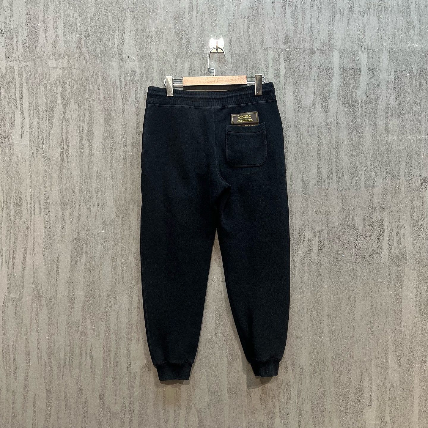 Louis Vuitton Louis Vuitton Black Joggers Size S Size US 30 / EU 46 - 2 Thumbnail