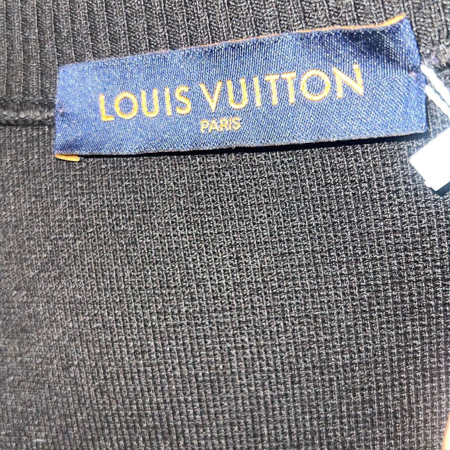 Louis Vuitton Louis Vuitton x NBA Leather Logo Bomber Jacket Size L Size US L / EU 52-54 / 3 - 3 Thumbnail