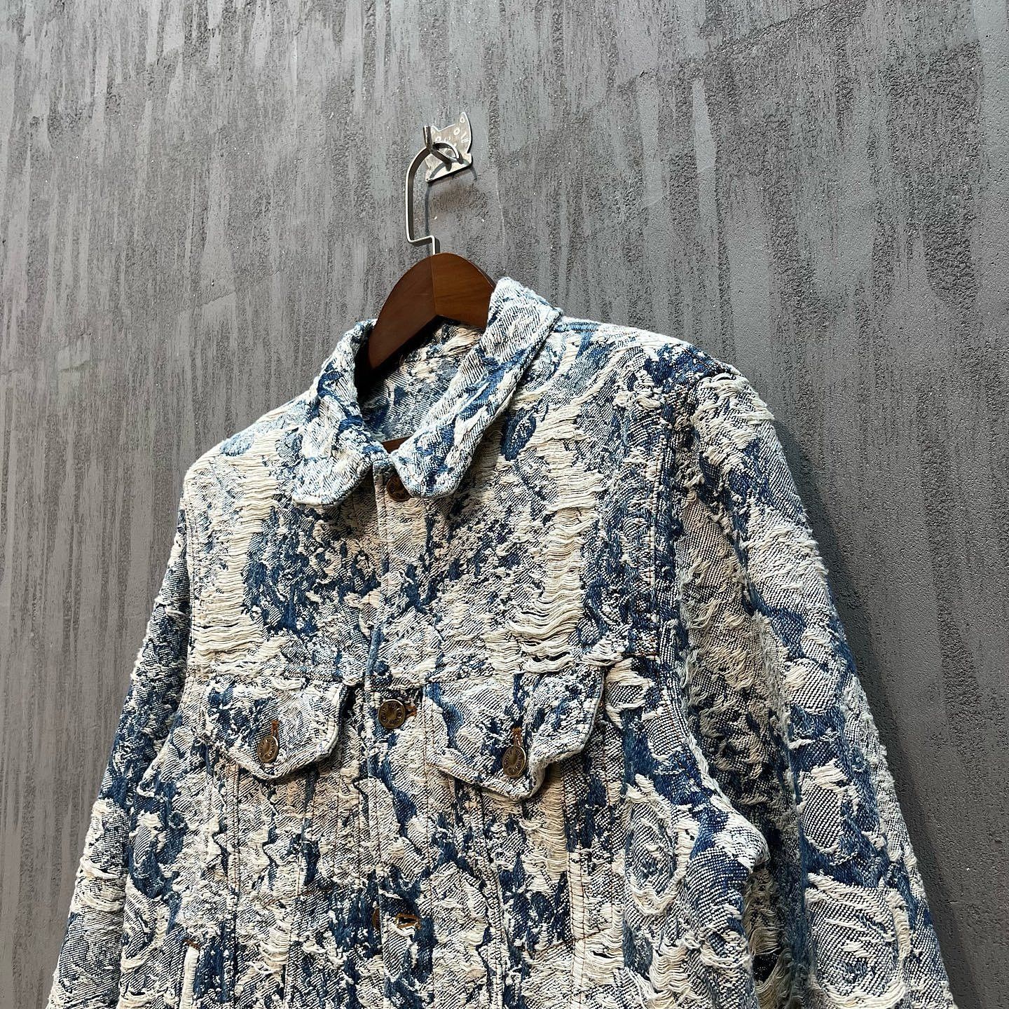 Louis Vuitton Louis Vuitton Floral Print Denim Jacket Size M Size US M / EU 48-50 / 2 - 6 Thumbnail