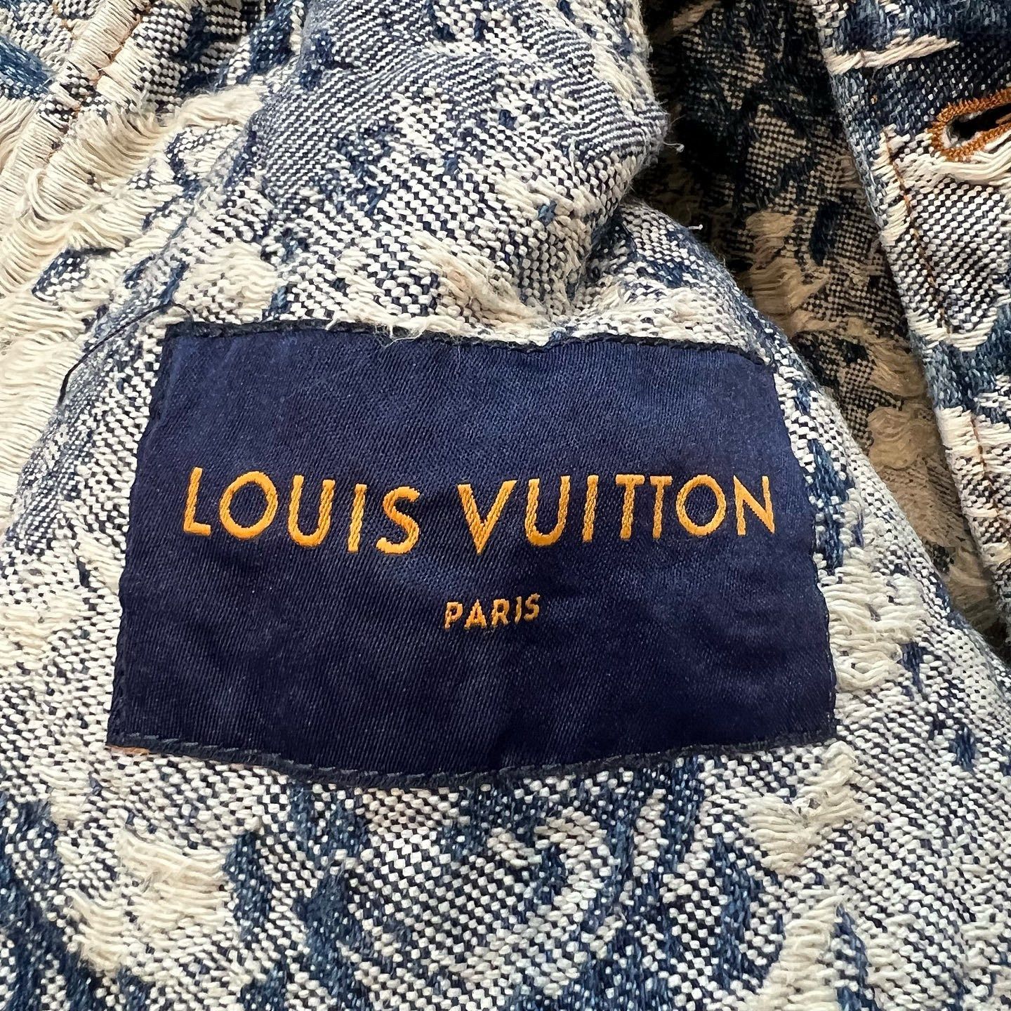 Louis Vuitton Louis Vuitton Floral Print Denim Jacket Size M Size US M / EU 48-50 / 2 - 3 Thumbnail