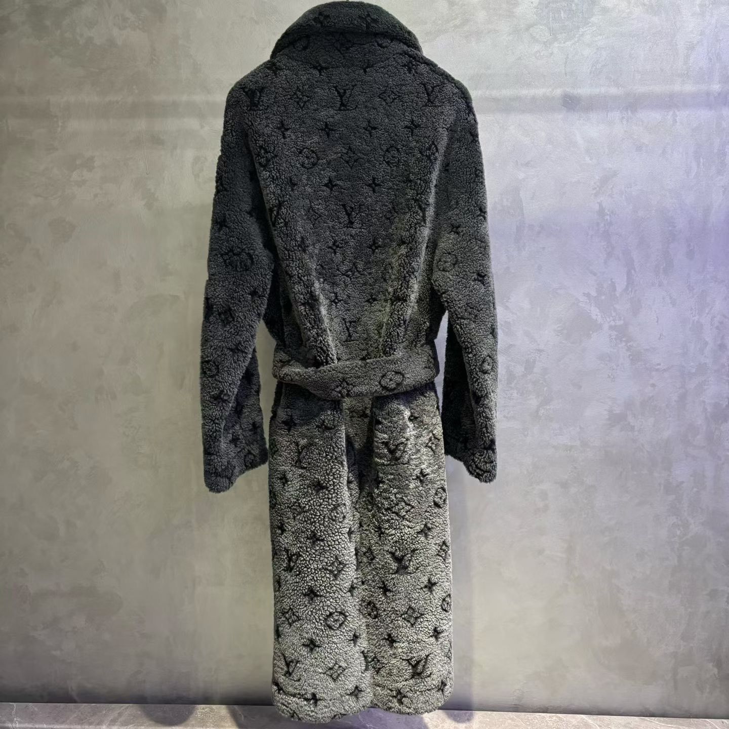 Louis Vuitton Louis Vuitton Black Wool Suit Coat Size US M / EU 48-50 / 2 - 2 Thumbnail