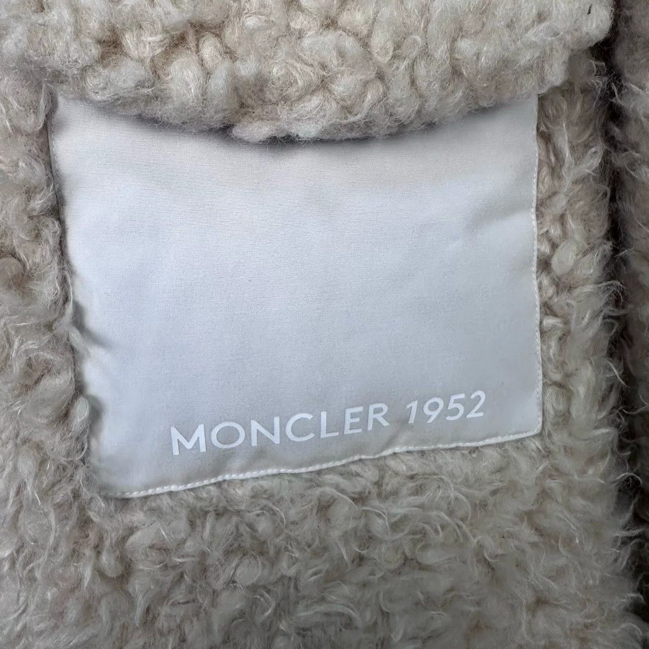 Moncler Moncler Monnow Reversible Teddy Down Jacket Size S / US 4 / IT 40 - 3 Thumbnail