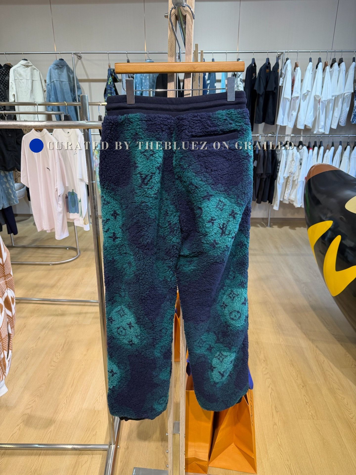 Louis Vuitton Louis Vuitton Tie-Dye Logo Sweatpants Size US 28 / EU 44 - 2 Thumbnail