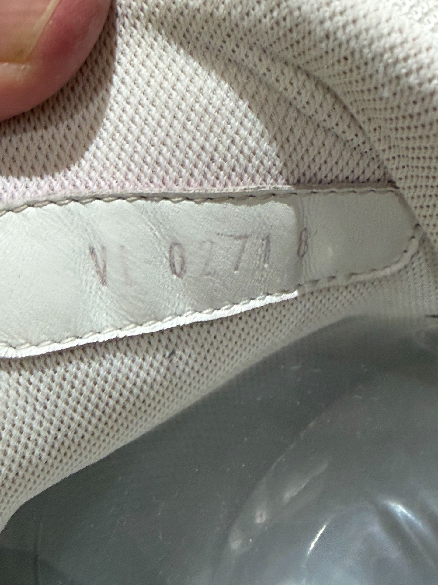 Louis Vuitton Louis Vuitton LV Trainer Logo Sneakers Size US 9 / EU 42 - 6 Thumbnail