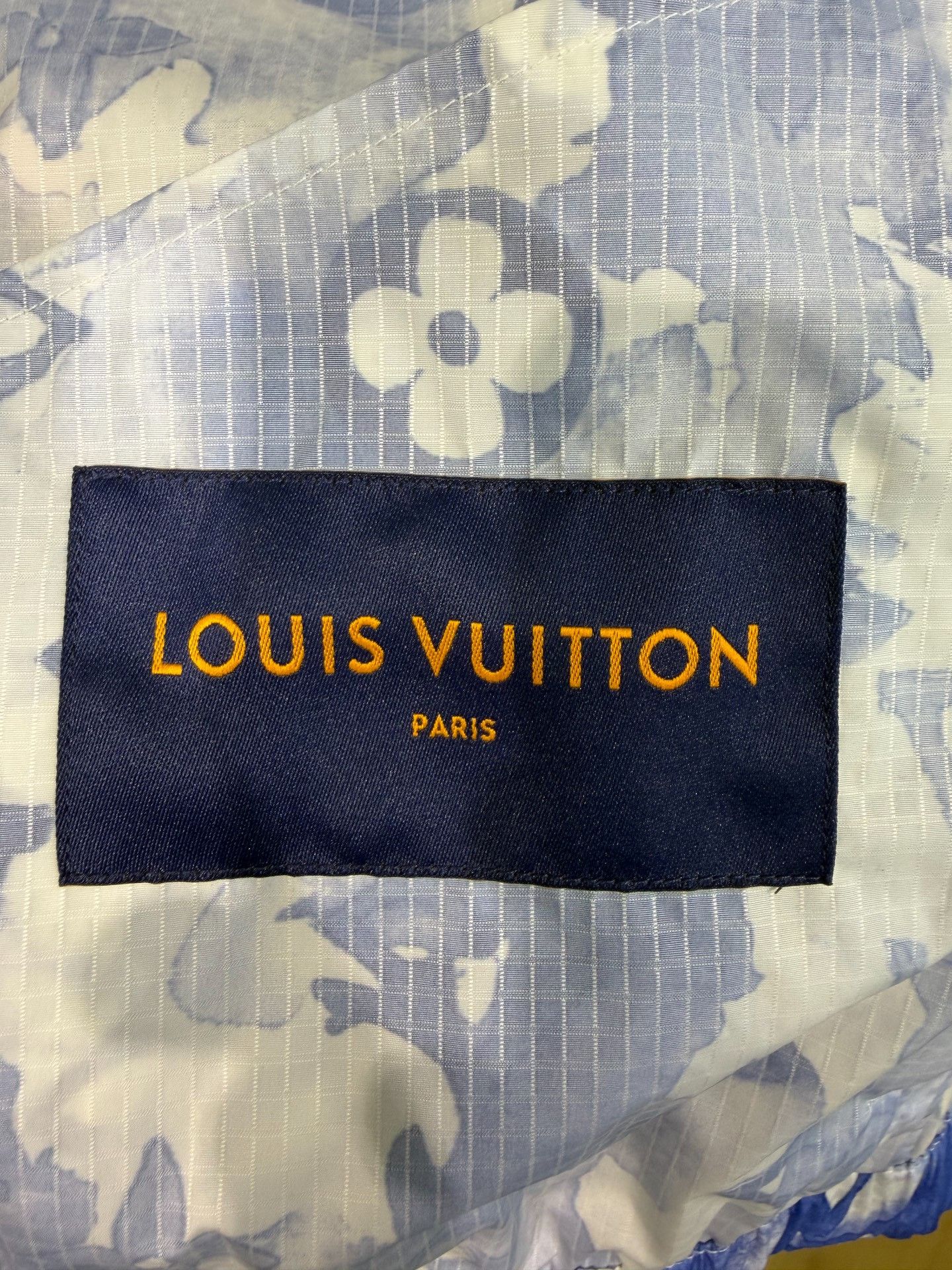 Louis Vuitton Louis Vuitton Logo Print Zip Jacket Size US S / EU 44-46 / 1 - 5 Thumbnail