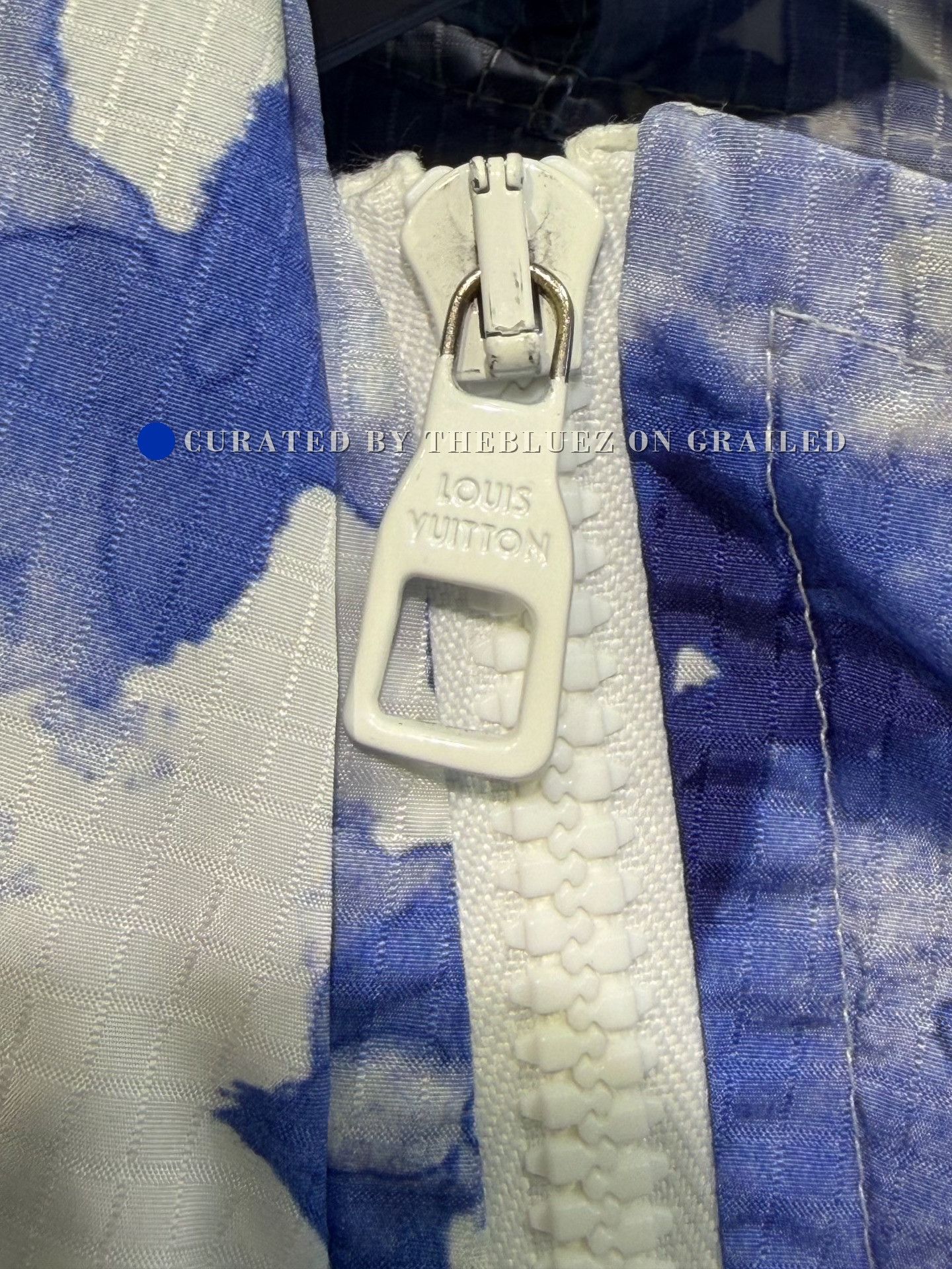 Louis Vuitton Louis Vuitton Logo Print Zip Jacket Size US S / EU 44-46 / 1 - 3 Thumbnail