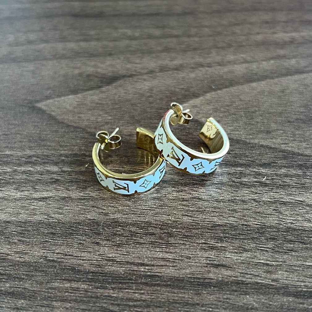 Louis Vuitton Louis Vuitton Inclusion White Enamel Earrings Size ONE SIZE - 3 Thumbnail