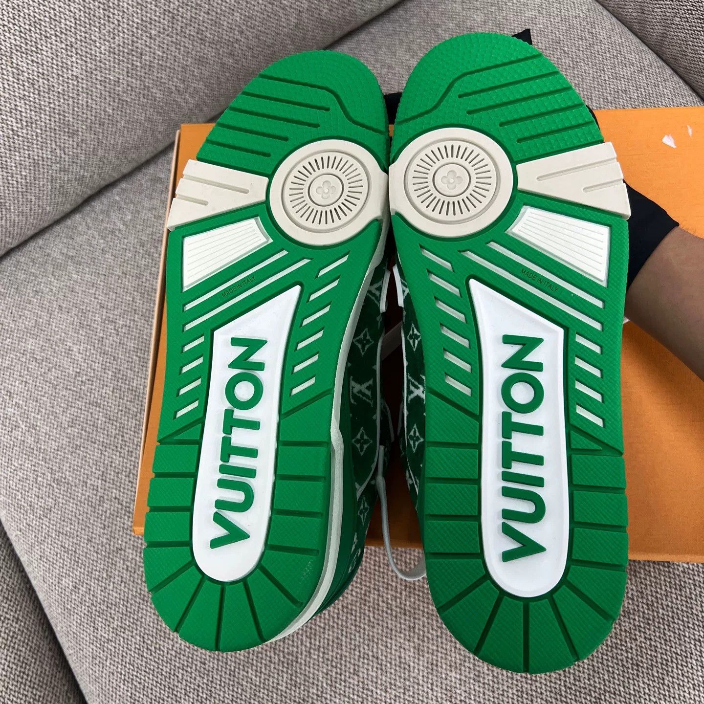 Louis Vuitton Louis Vuitton White Green Monogram Trainer Shoes Size US 10 / EU 43 - 4 Thumbnail