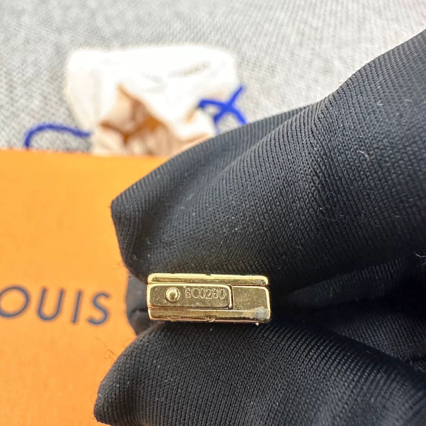 Louis Vuitton Louis Vuitton Monogram Brown Cowhide Bracelet Size ONE SIZE - 5 Thumbnail