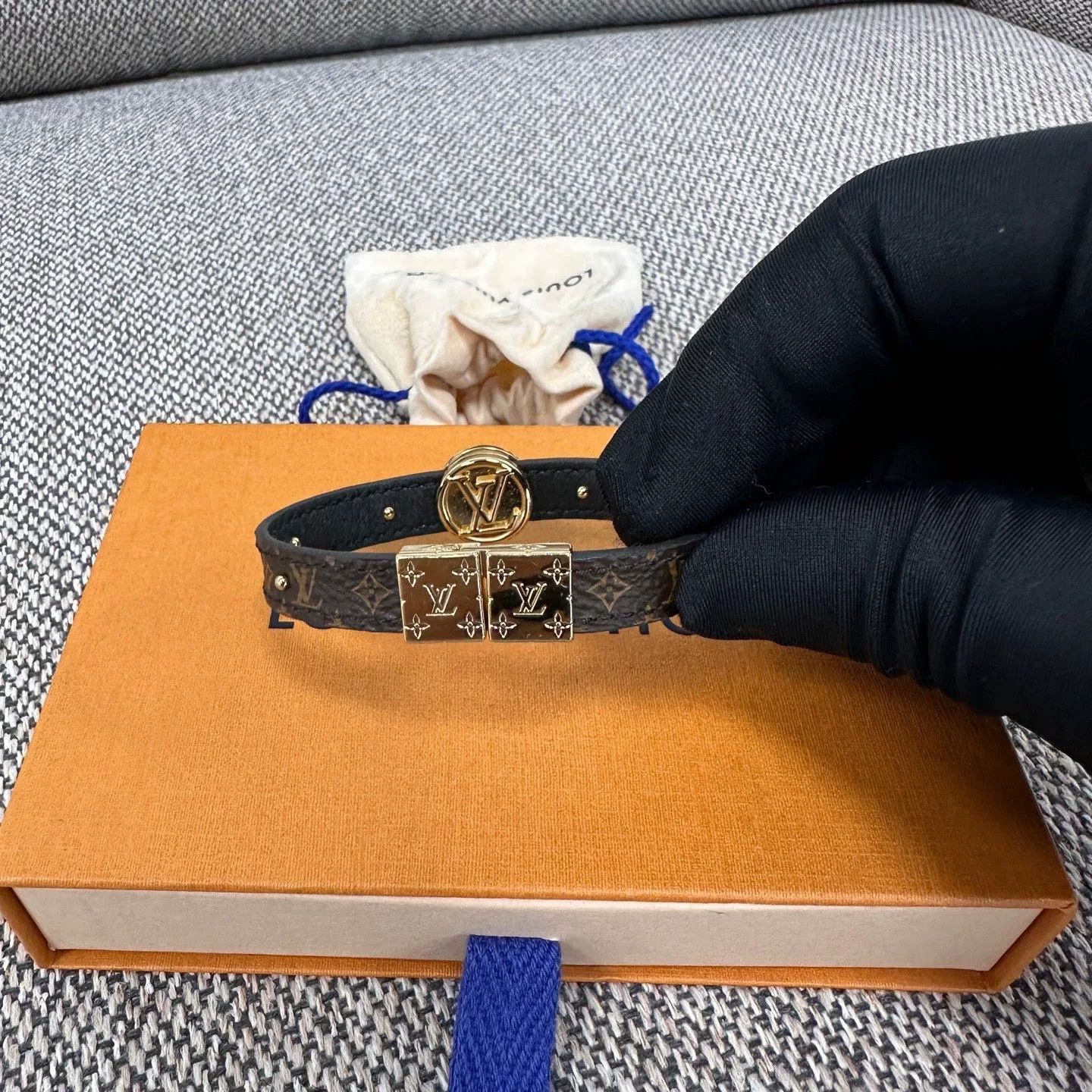Louis Vuitton Louis Vuitton Monogram Brown Cowhide Bracelet Size ONE SIZE - 2 Thumbnail