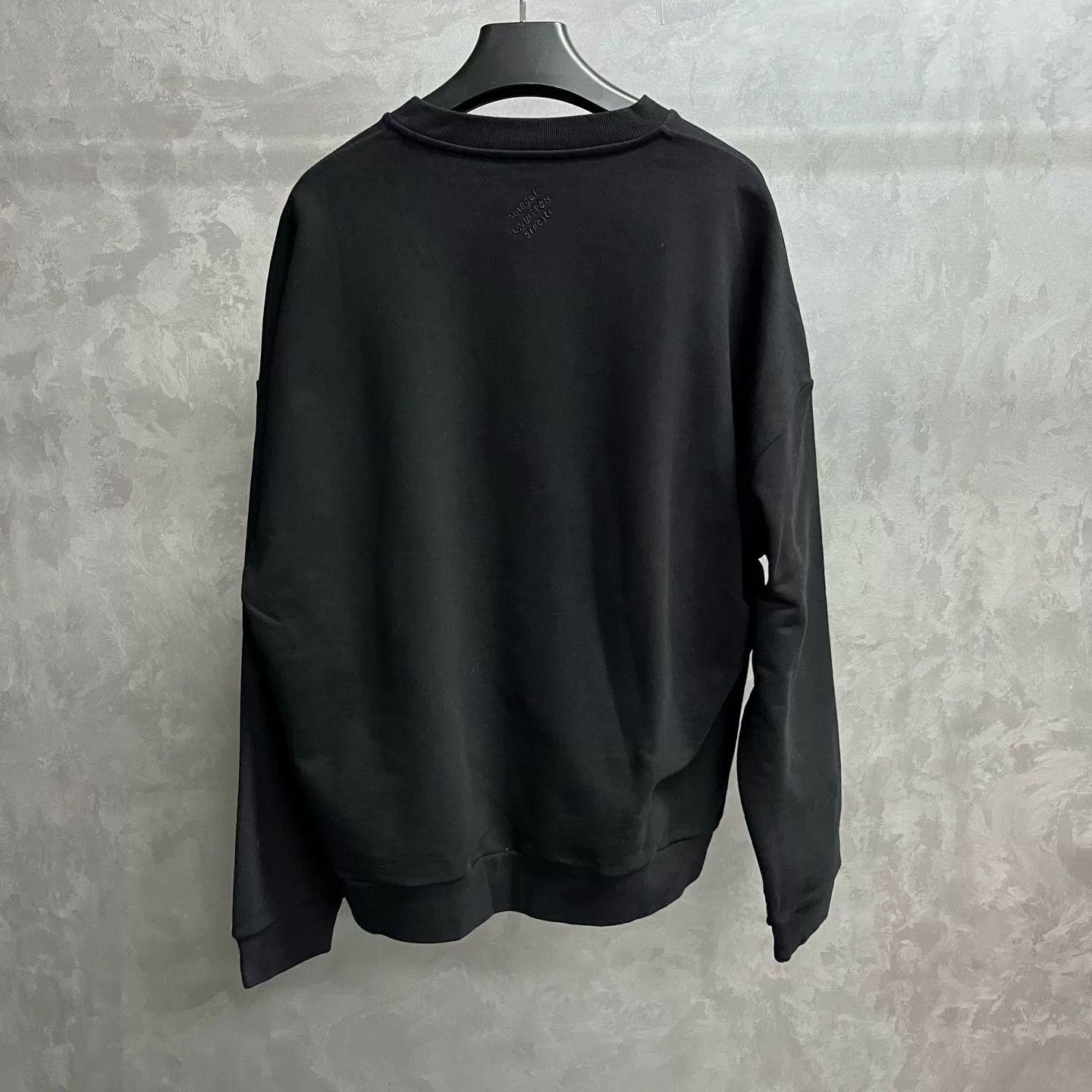 Louis Vuitton Louis Vuitton 24 Black Letter Print Sweatshirt Size US XXL / EU 58 / 5 - 2 Thumbnail