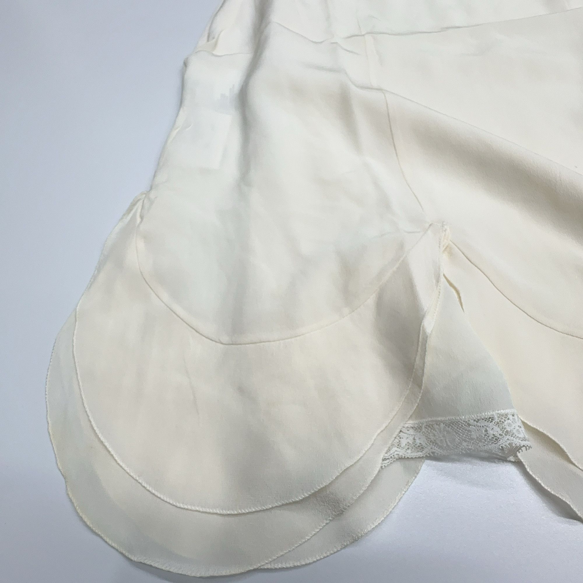 Prada Prada Silk Scalloped Sleeveless Blouse Size 38 Size XS / US 0-2 / IT 36-38 - 6 Thumbnail