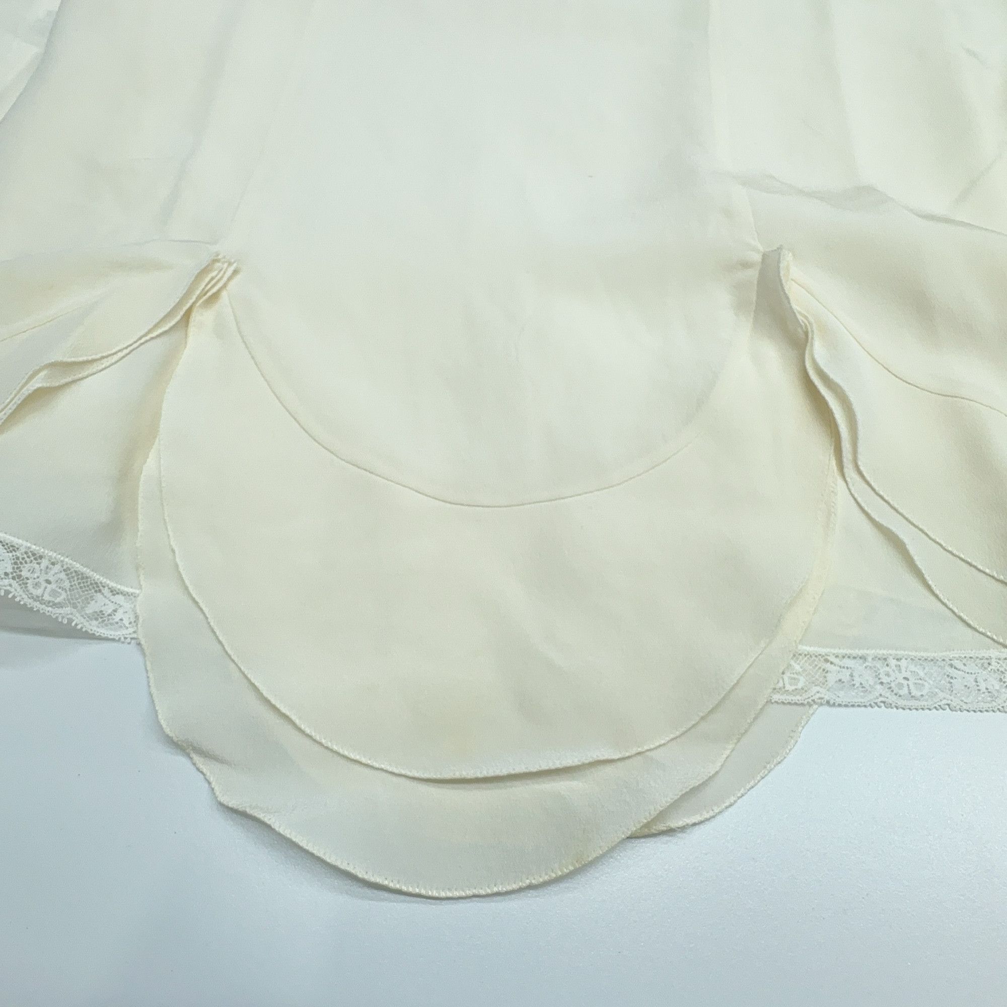 Prada Prada Silk Scalloped Sleeveless Blouse Size 38 Size XS / US 0-2 / IT 36-38 - 7 Thumbnail