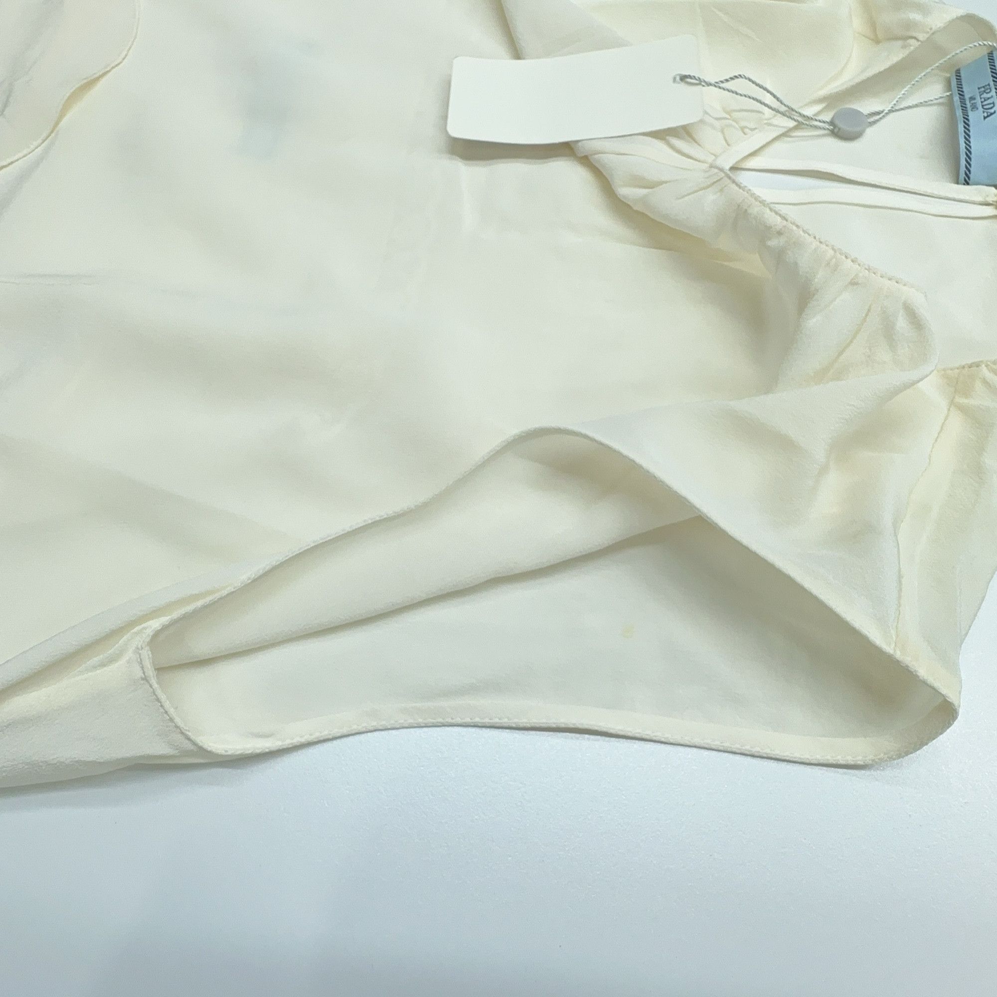 Prada Prada Silk Scalloped Sleeveless Blouse Size 38 Size XS / US 0-2 / IT 36-38 - 13 Thumbnail