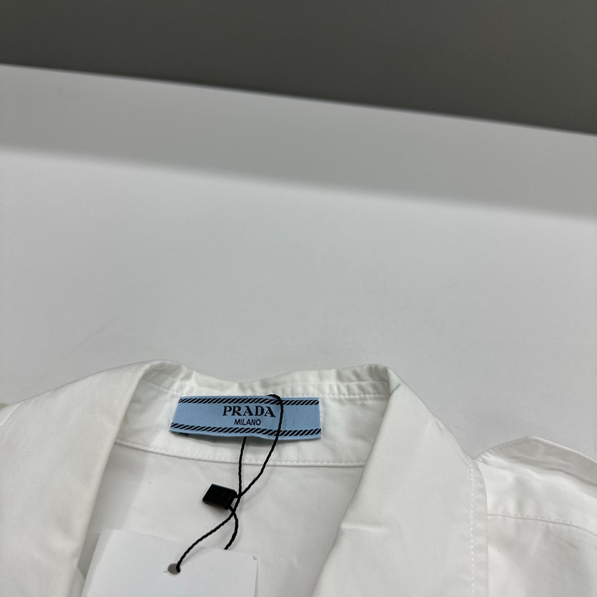 Prada Prada White Button Up Shirt Size 36 Size XS / US 0-2 / IT 36-38 - 3 Thumbnail