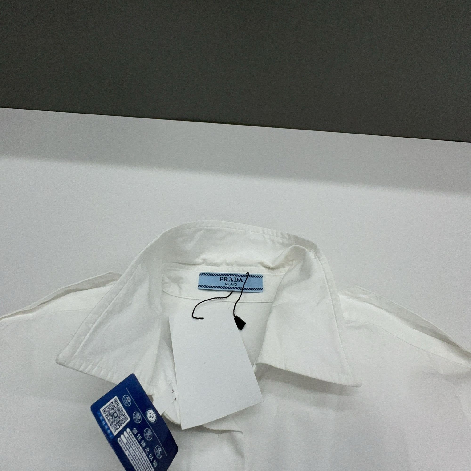 Prada Prada White Button Up Shirt Size 36 Size XS / US 0-2 / IT 36-38 - 7 Thumbnail