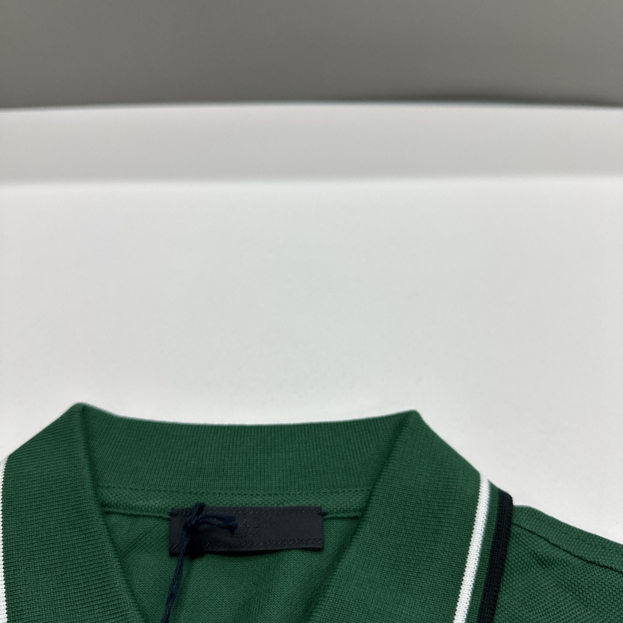 Prada Prada Logo Patch Polo Shirt Size L Size US L / EU 52-54 / 3 - 3 Thumbnail
