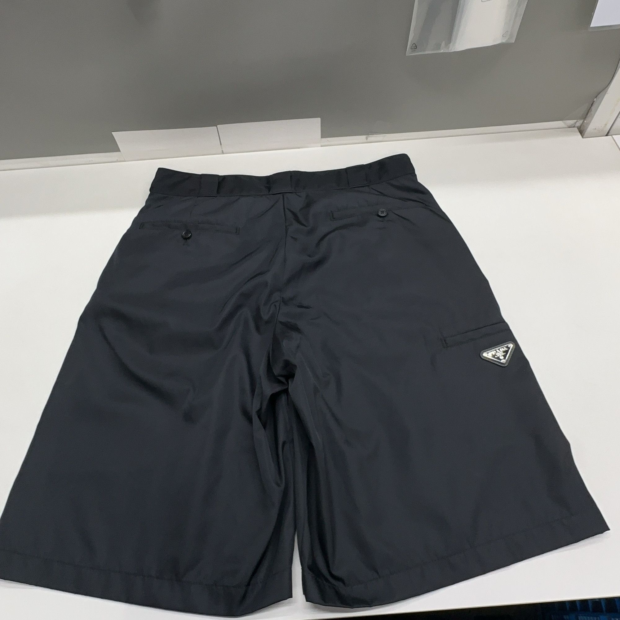 Prada Prada Re-Nylon Shorts Size S Size US 30 / EU 46 - 8 Thumbnail