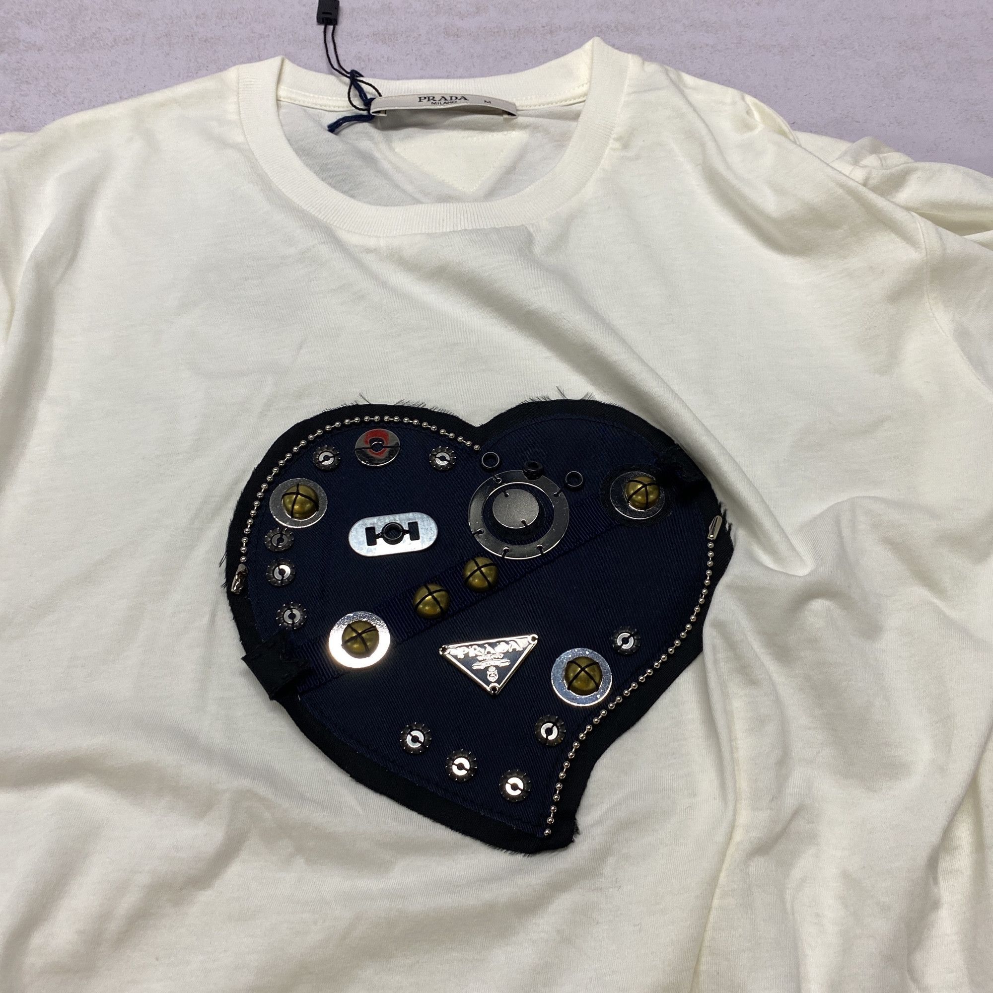 Prada Prada Heart Patch Short Sleeve T-Shirt Size M Size US M / EU 48-50 / 2 - 4 Thumbnail