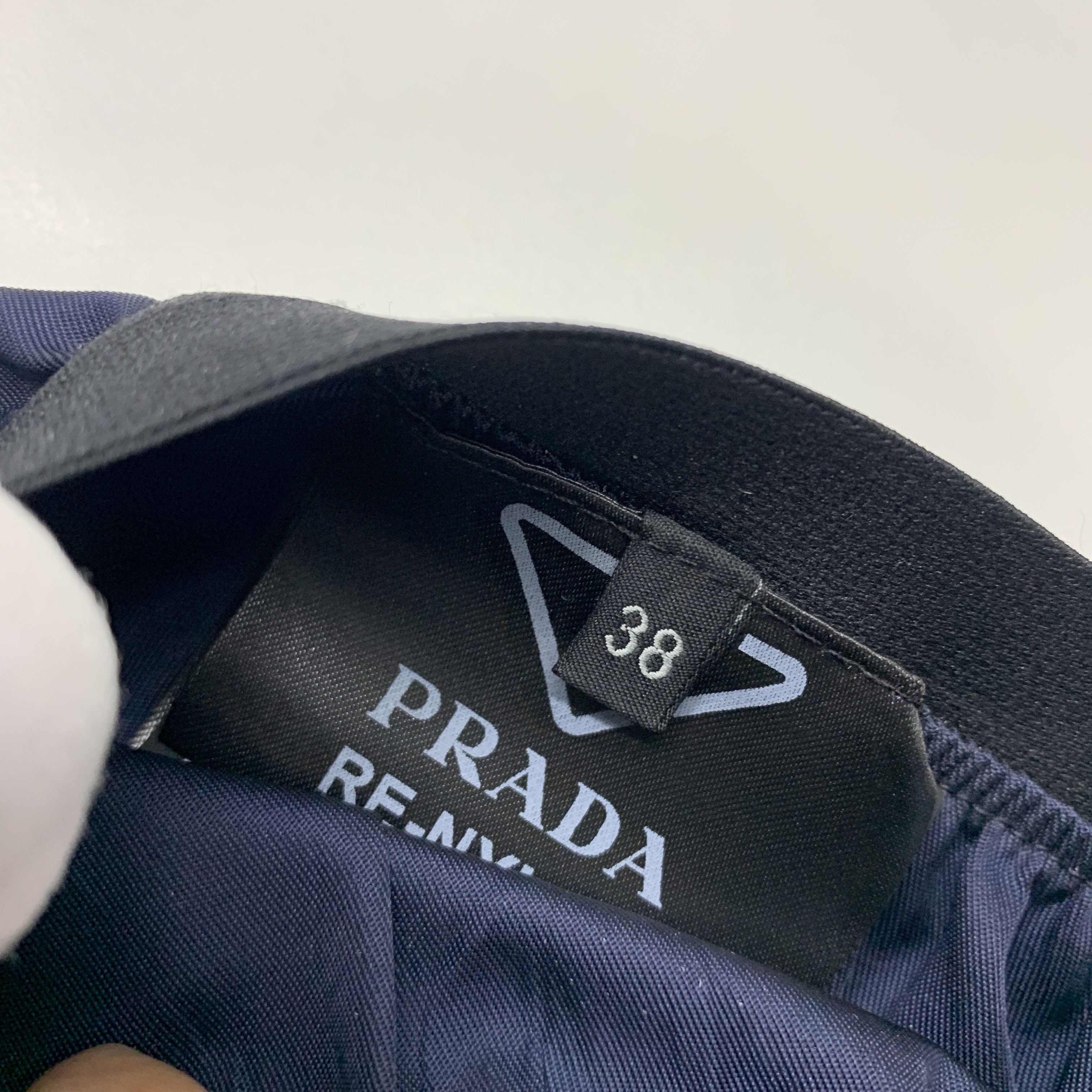 Prada Prada Re-Nylon Logo Waistband Shorts Size 38 Size 26" / US 2 / IT 38 - 3 Thumbnail