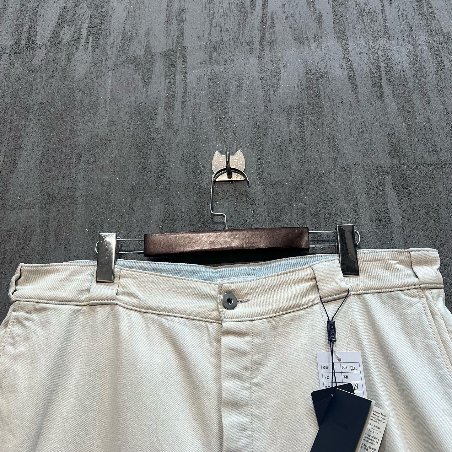 Prada Prada Logo Patch Shorts Size 38 Size US 38 / EU 54 - 8 Thumbnail