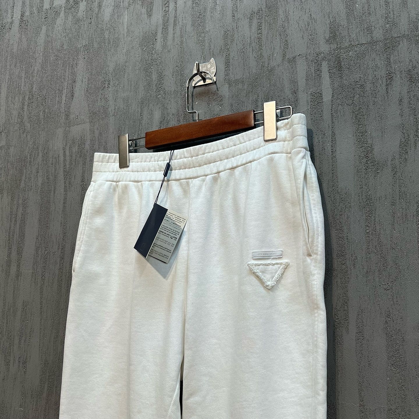 Prada Prada Logo Cotton Sweatpants Size XL Size US 36 / EU 52 - 6 Thumbnail