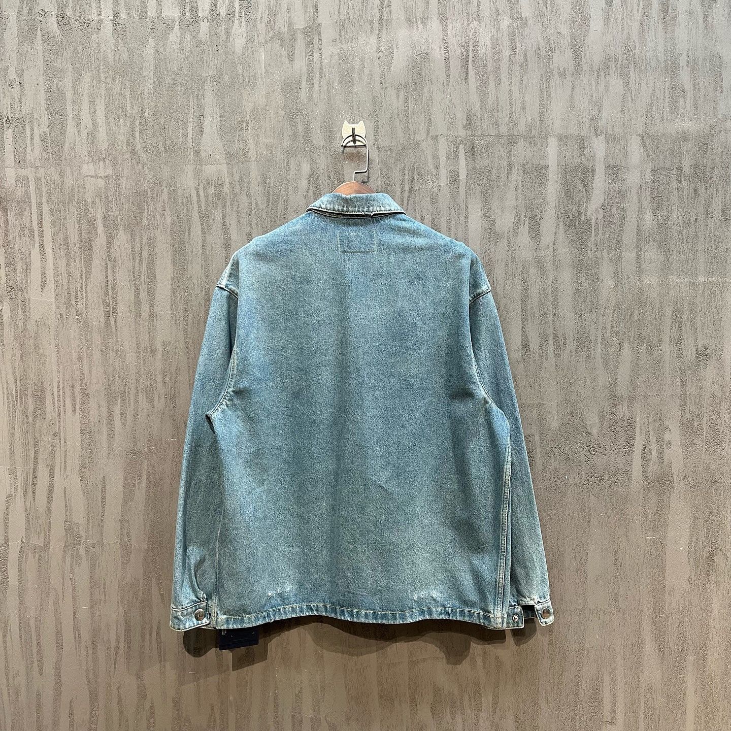 Prada Prada Triangle Logo Denim Shirt Size L Size US L / EU 52-54 / 3 - 2 Thumbnail