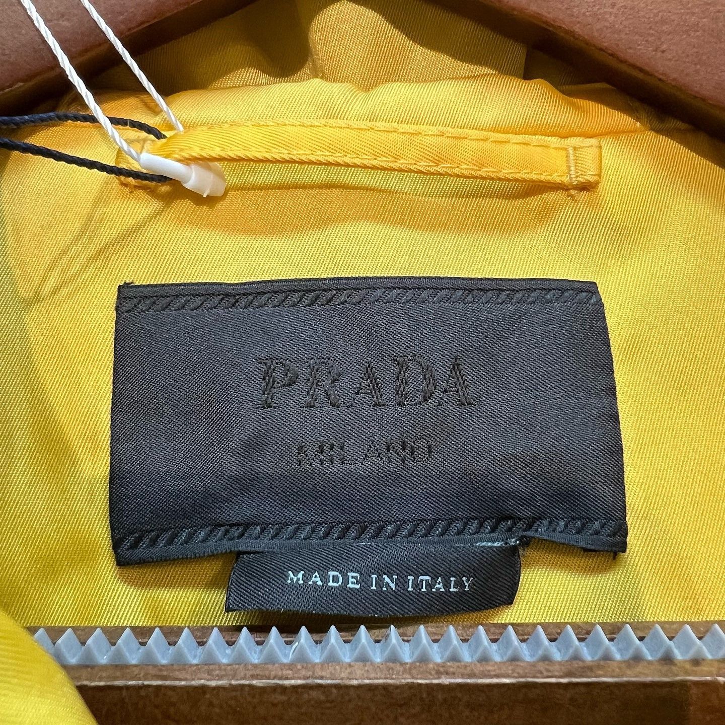 Prada Prada Logo Patch Hooded Jacket Size L Size US L / EU 52-54 / 3 - 3 Thumbnail