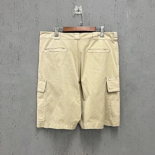Prada Prada Triangle Logo Cargo Shorts Size L Size US 32 / EU 48 - 2 Thumbnail