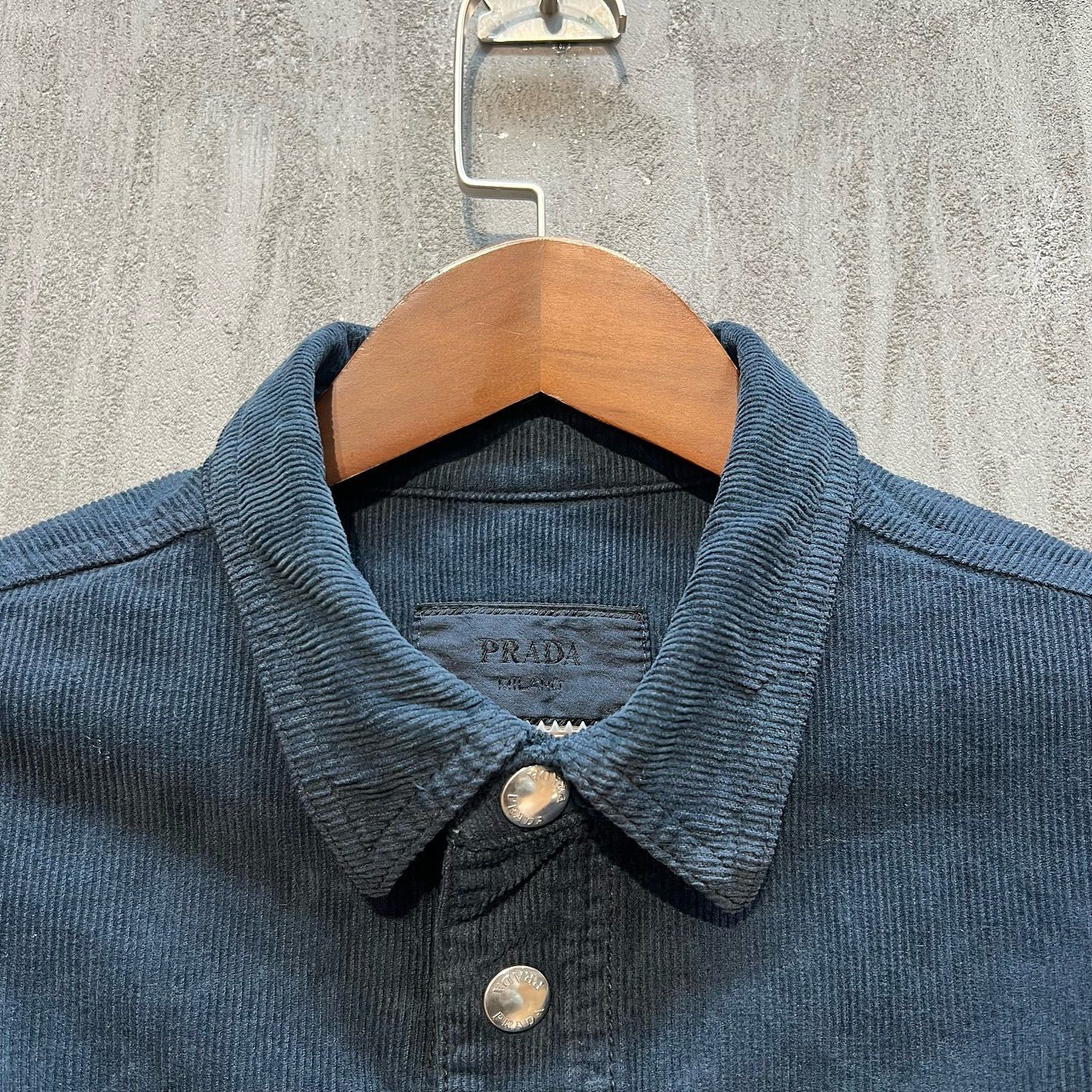 Prada Prada Corduroy Triangle Logo Shirt Size M Size US M / EU 48-50 / 2 - 6 Thumbnail