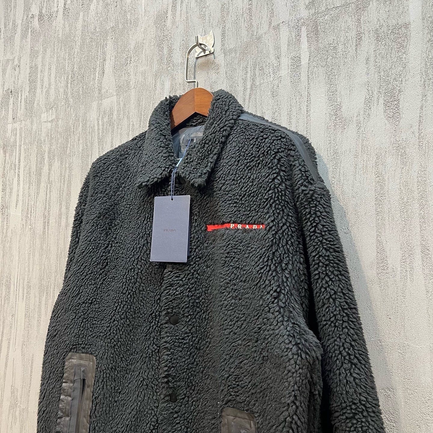 Prada Prada Fleece Logo Jacket Size 50 Size US M / EU 48-50 / 2 - 5 Thumbnail