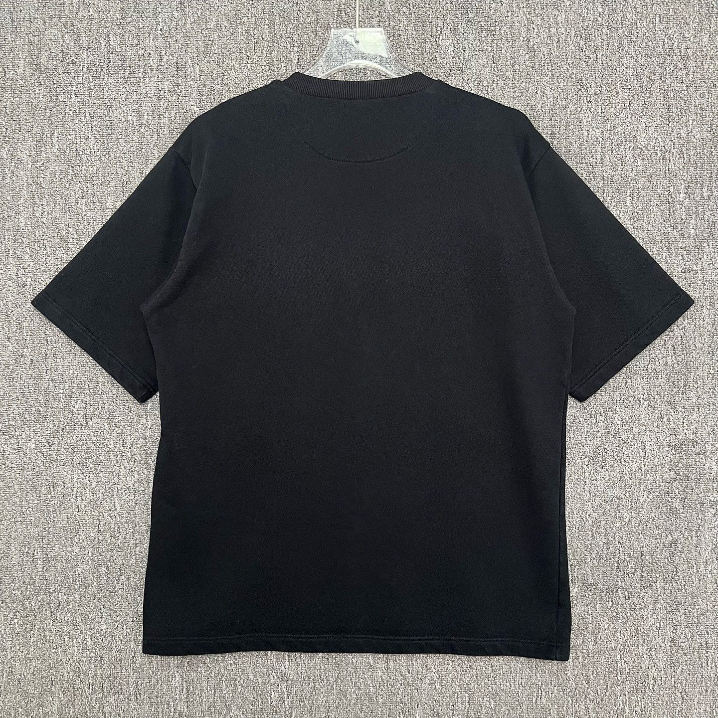 Prada Prada Embossed Logo T-Shirt Size M Size US M / EU 48-50 / 2 - 2 Thumbnail
