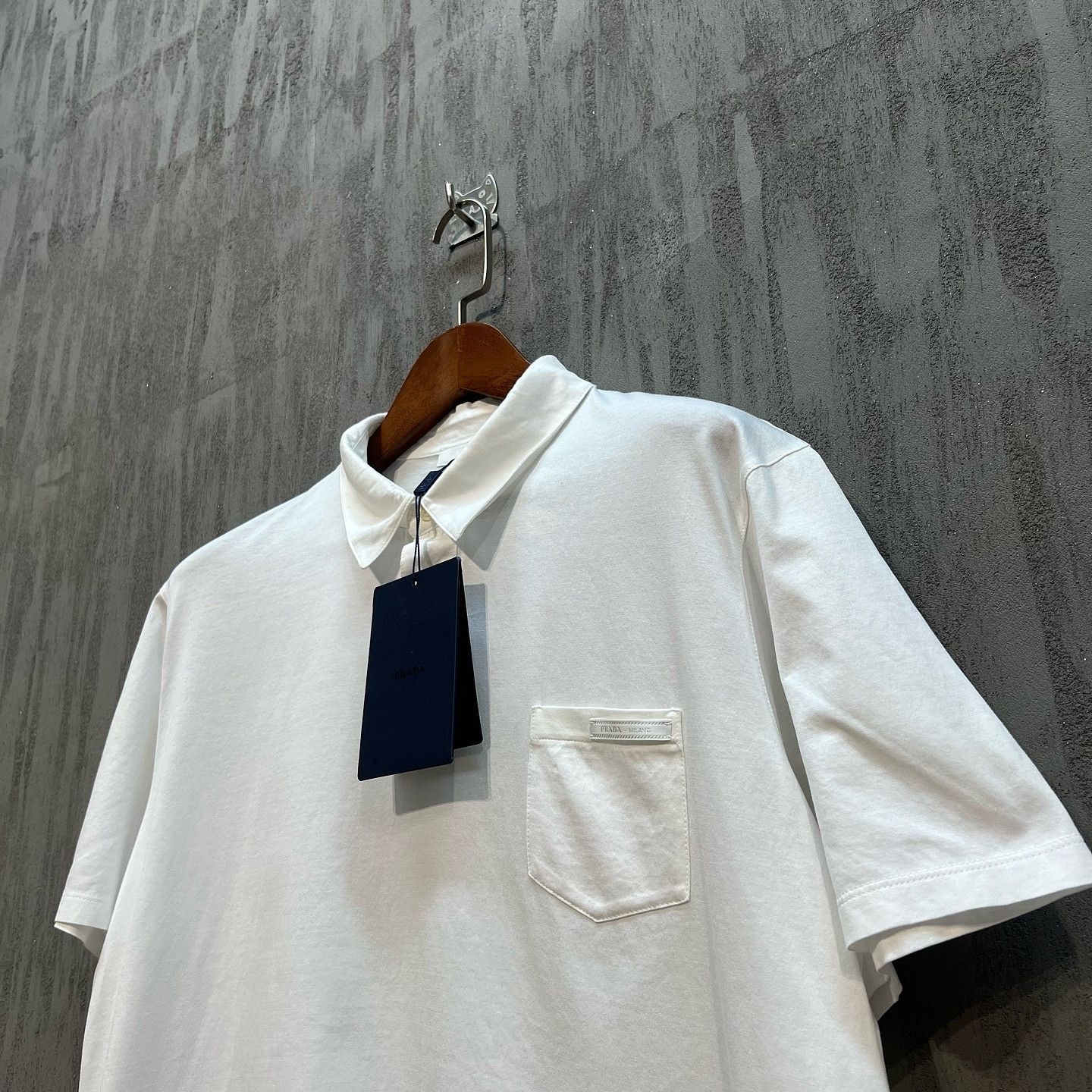 Prada Prada Pocket Logo Polo Shirt White Size XXL Size US XXL / EU 58 / 5 - 7 Thumbnail