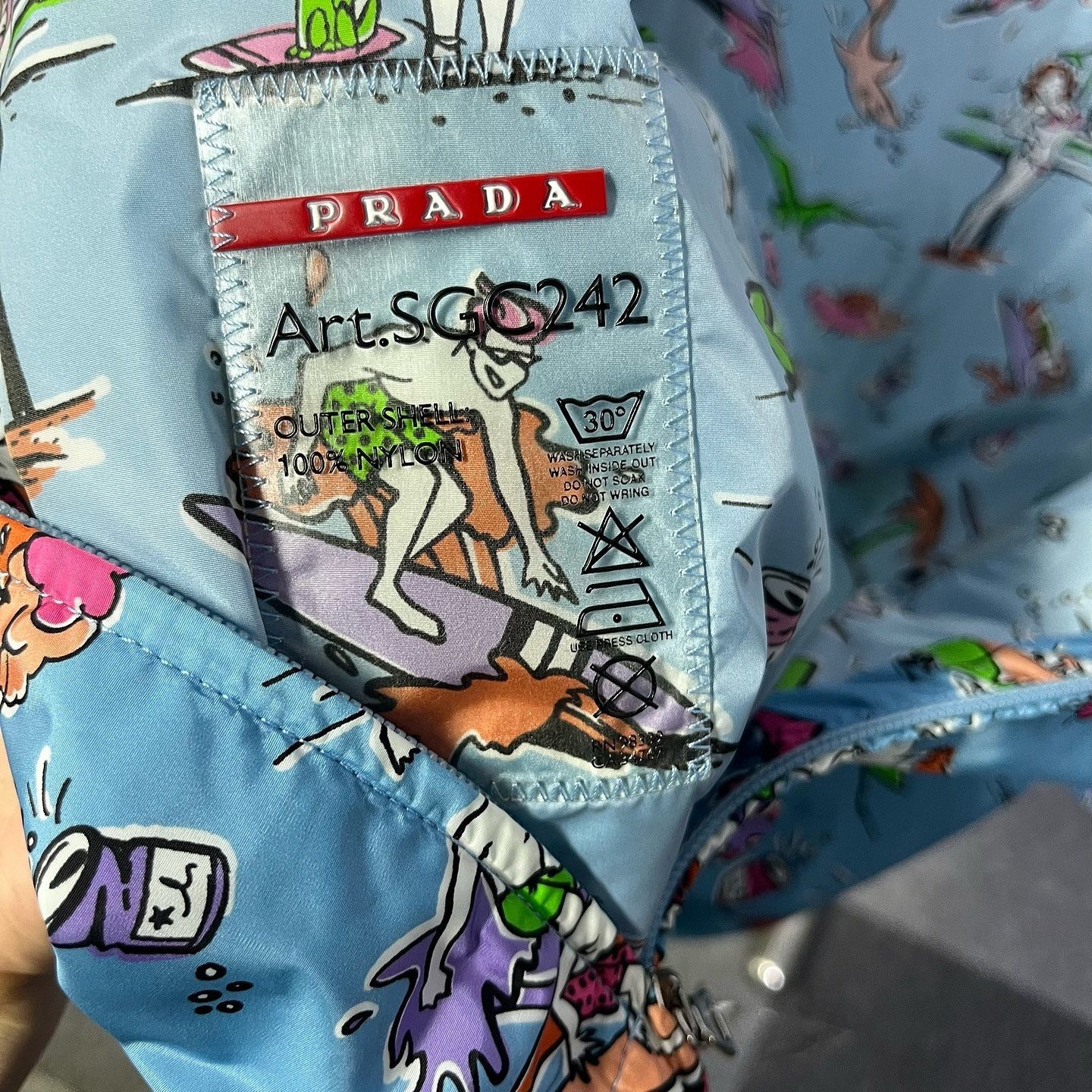 Prada Prada Surf Print Nylon Jacket Size XXL Size US XXL / EU 58 / 5 - 3 Thumbnail