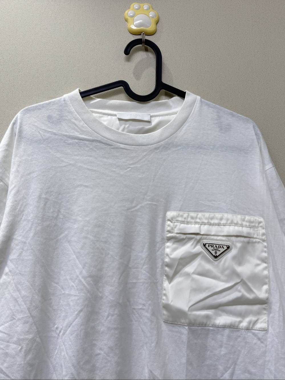 Prada Prada Pocket Logo T-Shirt Size L Size US L / EU 52-54 / 3 - 3 Thumbnail