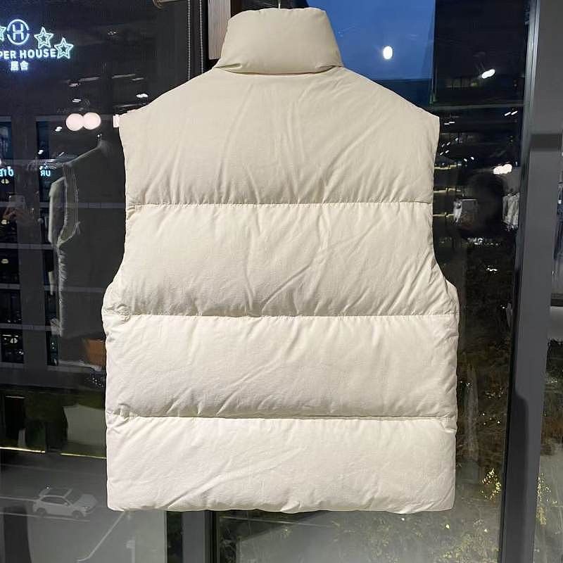 Prada Prada Enamel Logo Puffer Vest Size 38 Size XS / US 0-2 / IT 36-38 - 2 Thumbnail