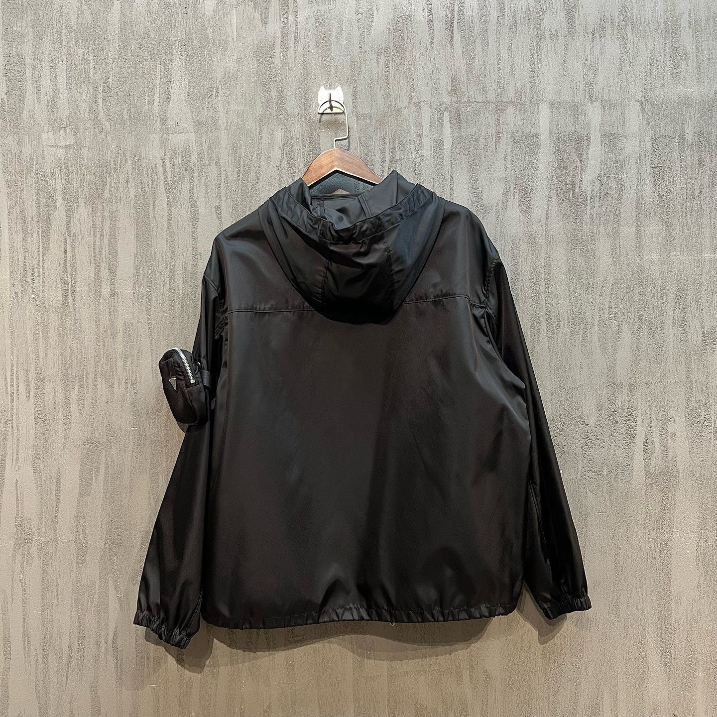 Prada Prada Re-Nylon Hooded Jacket Size L Size US L / EU 52-54 / 3 - 2 Thumbnail