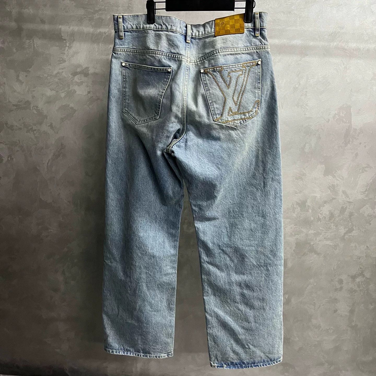 Louis Vuitton Louis Vuitton 25 Blue Cotton Washed Jeans Size US 33 - 2 Thumbnail